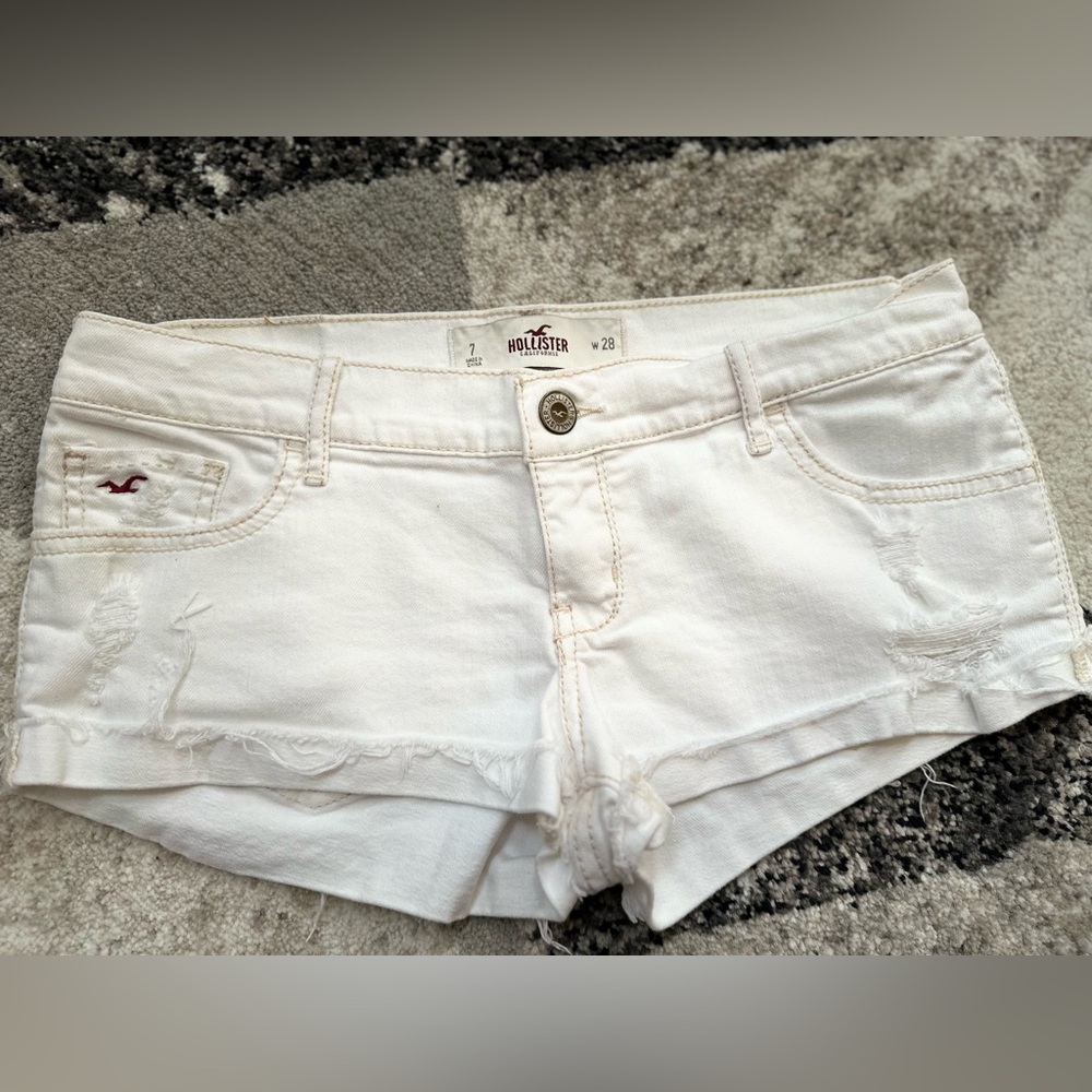 Hollister Short Shorts Size 7 W28